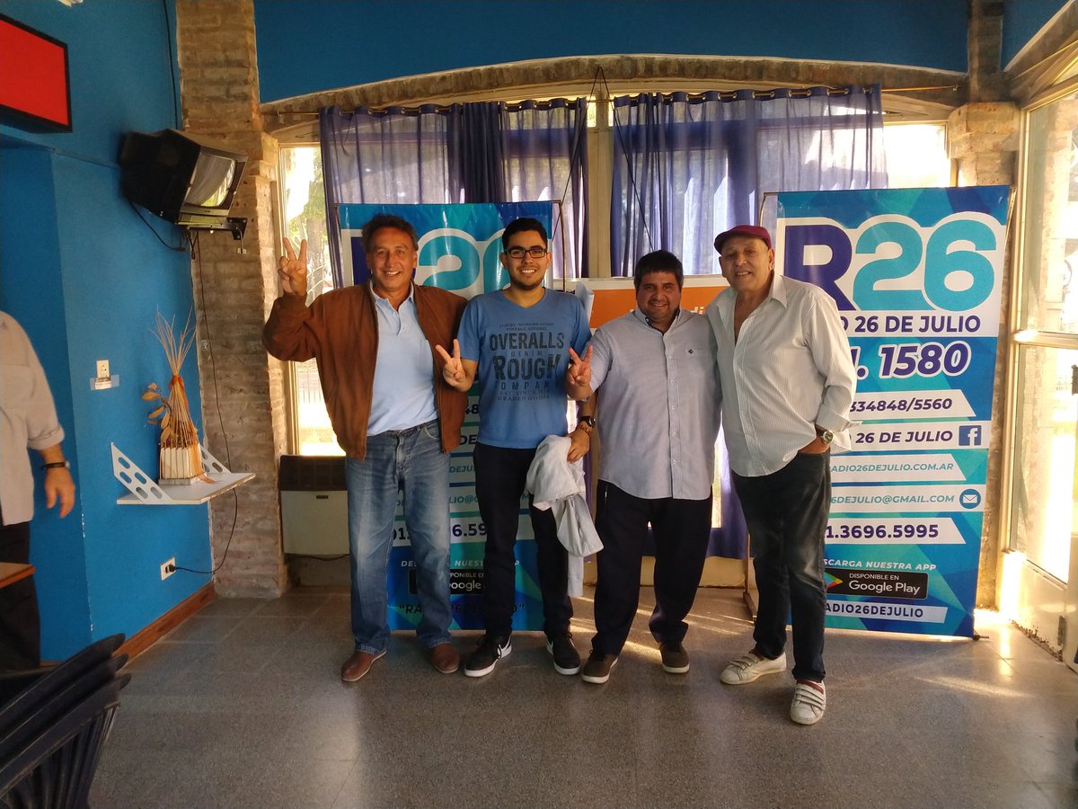 BrownCorriente's tweet photo. #HOY recibimos en el programa número 408 d Entre Amigos a los compañeros Ramón Espinoza y Sérgio Murúa. Hablamos de política y actualidad.
Además, envíamos nuestras condolencias a la compañera @CFKArgentina. ¡Fuerza!
Gracias a nuestros oyentes por acompañarnos sábado trás sábado. https://t.co/X9j8WIVvVq