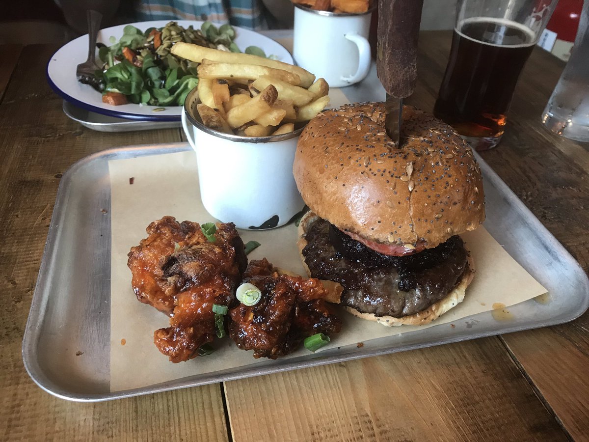 GallowayNeil's tweet photo. Food served on a tray and chips in a tin cup 🙈 @WeWantPlates https://t.co/SNXo2Jj2oY