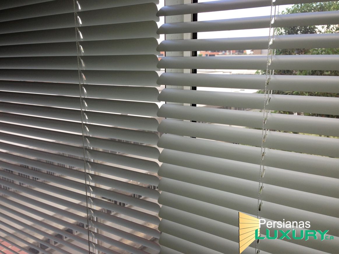 PERSIANASLUXURY's tweet image. Nuestras #miniflex de aluminio son modernas, prácticas y fáciles de limpiar. 
Cuéntanos, ¿qué estás buscando? En #PersianasLuxury tenemos variedad de opciones para ti &amp;gt; persianasluxury.com  buff.ly/2Iy8CfR