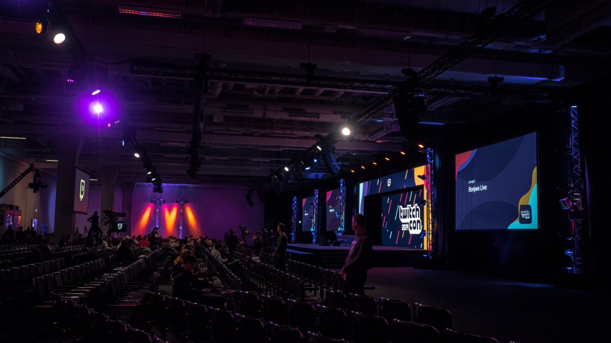 CLAWX's tweet photo. THREAD | Part 1 of the @TwitchCon Europe / Berlin photos:

Purple through and through. #TwitchCon was one of the most stylish conventions I have ever been to. So many areas looked really nice, especially because of the on point lighting. https://t.co/iFnU0HVcZ3