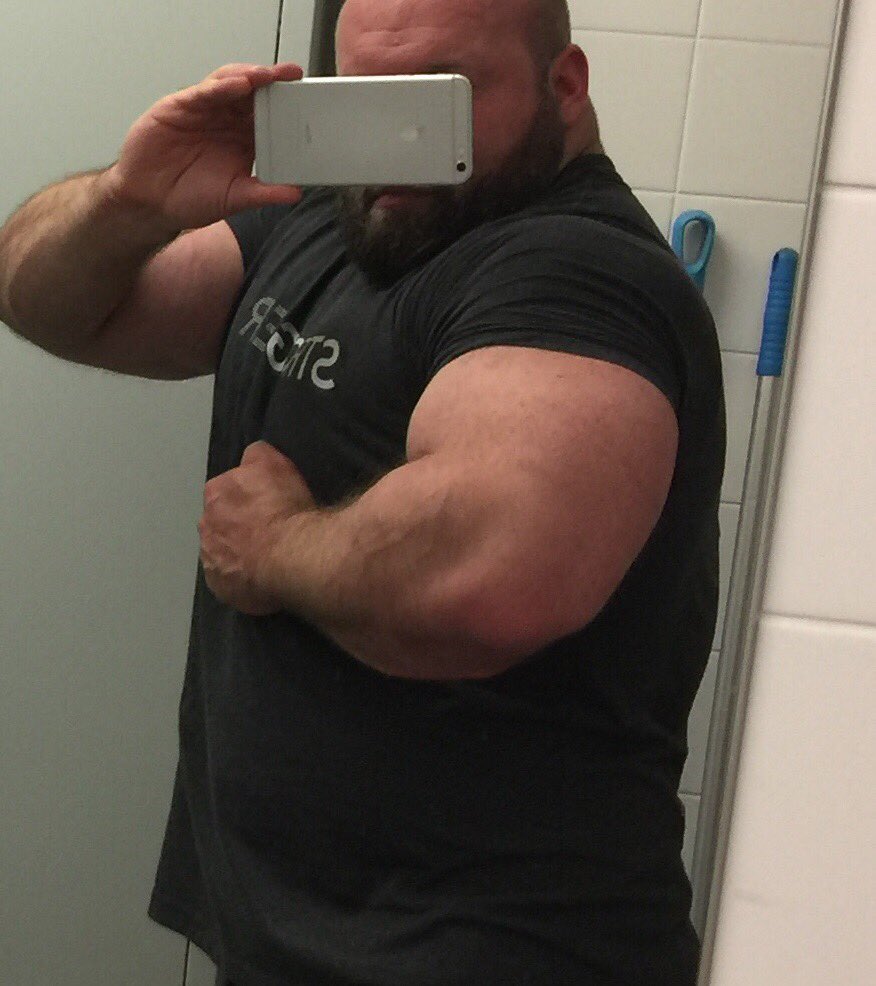 “Prepare”... the new pre workout from <a href="/trainedbyjp/">Trained by JP</a> got me pumped with the cell swelling stack
