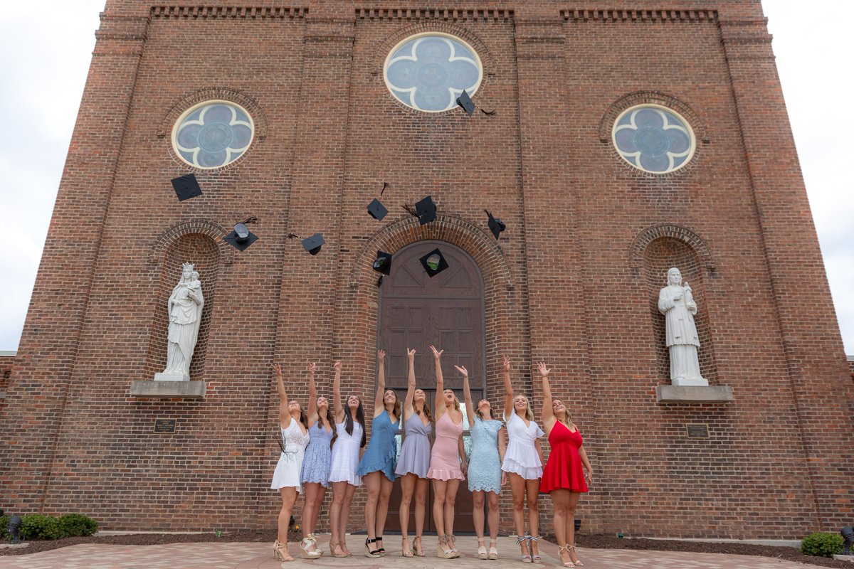 wowscher's tweet photo. #Flyer19Grad @univofdayton https://t.co/QLg4VoD3Tw