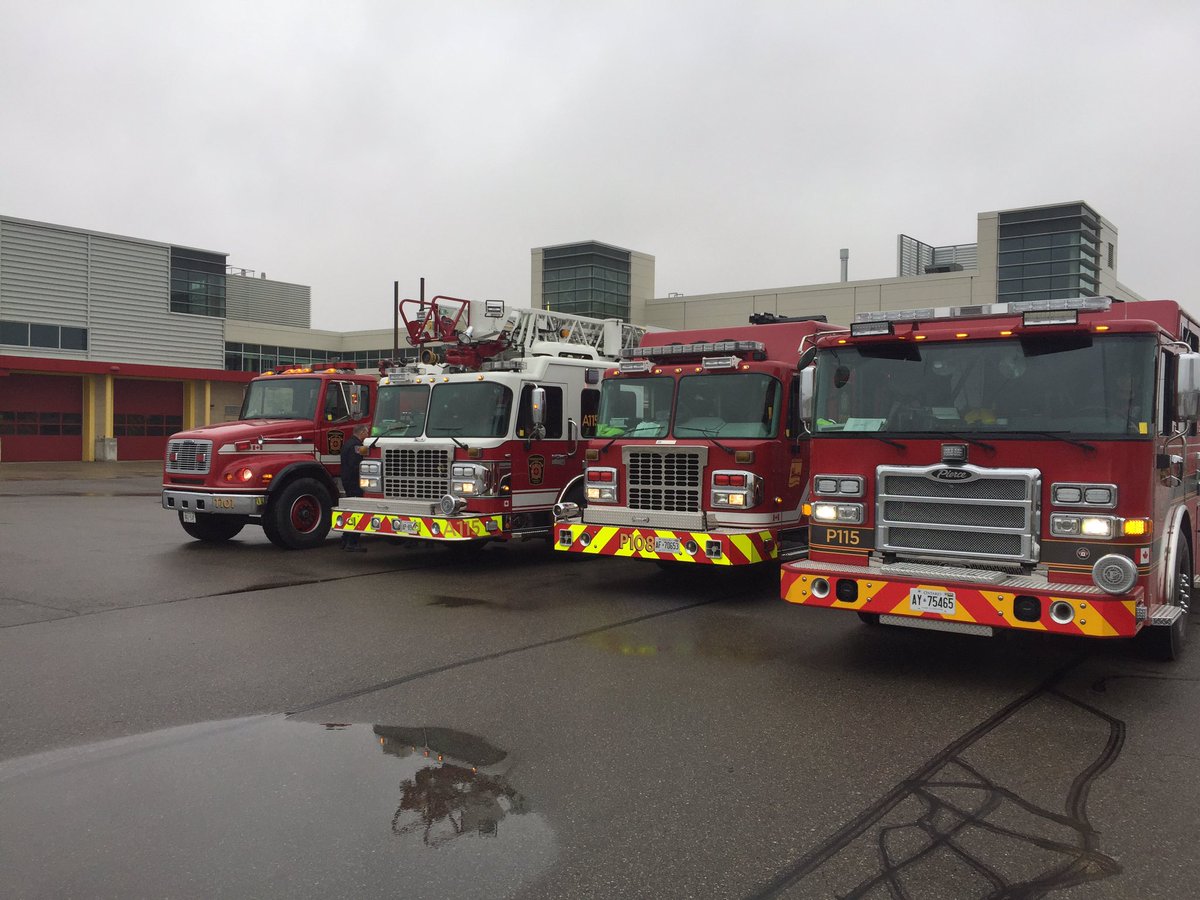 pacddp's tweet photo. Training doesn’t take weekends,holidays or stop for weather. Tanker training and pump ops with P115,A115,P108,T101 @MississaugaFES @RocketPaul https://t.co/uMmg8IywIO