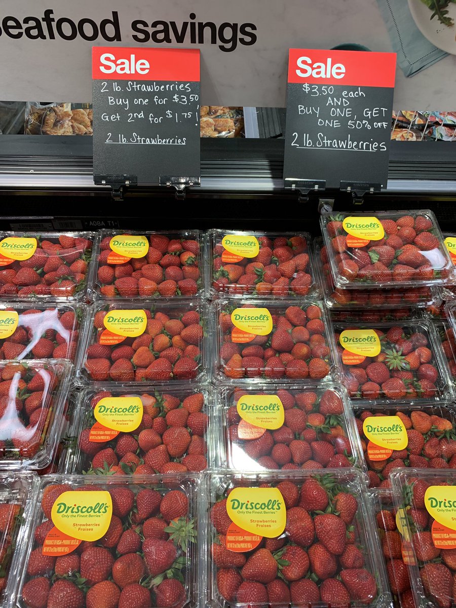 JustinBarnum_KC's tweet image. Prime Rib or Berries?! 1759 has got you covered! Hop on over and see this team for all your weekend of feasts needs! @LauraBoulware @palayeva @AndreaMarina6 @KaylaTarget