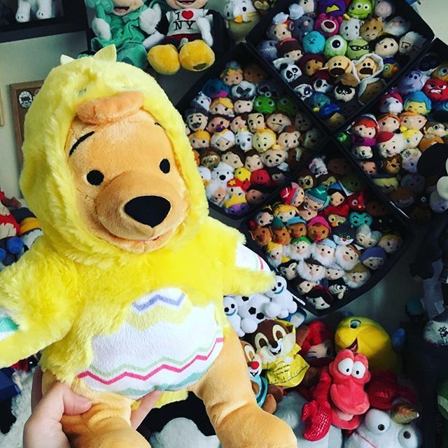 lizeindisney's tweet image. Easter Chicken Pooh is all ready for tomorrow! 🐣 ——
#lizeindisneyland #discoverunder7k #disneyplush @shopdisneyuk #poohbear #disneyplushcollector #winniethepooh #disneyukmerch #disneyinfluencer #mydisneylifeuk #disneymerchuk #disneycreator #disneybri… bit.ly/2Iw36KQ