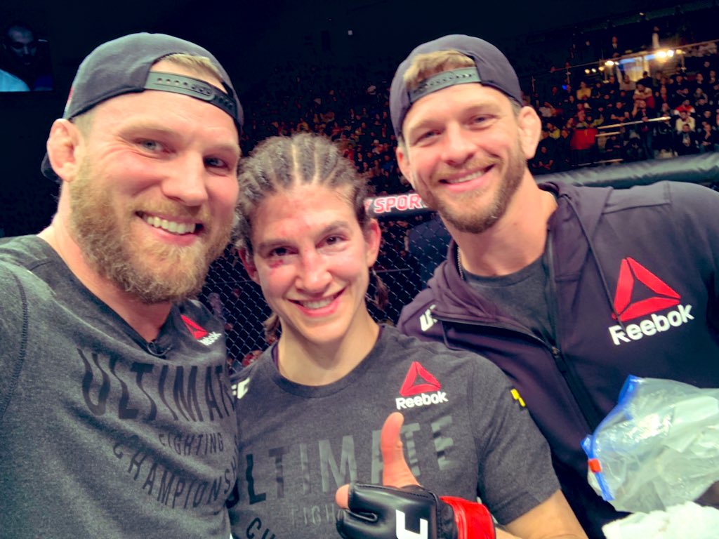 Time to go get some tea for @Roxyfighter after picking up a huge win tonight in @ufc Russia!! #stpetersburgrussia #ufc #team @syndicatemma #TeaParty