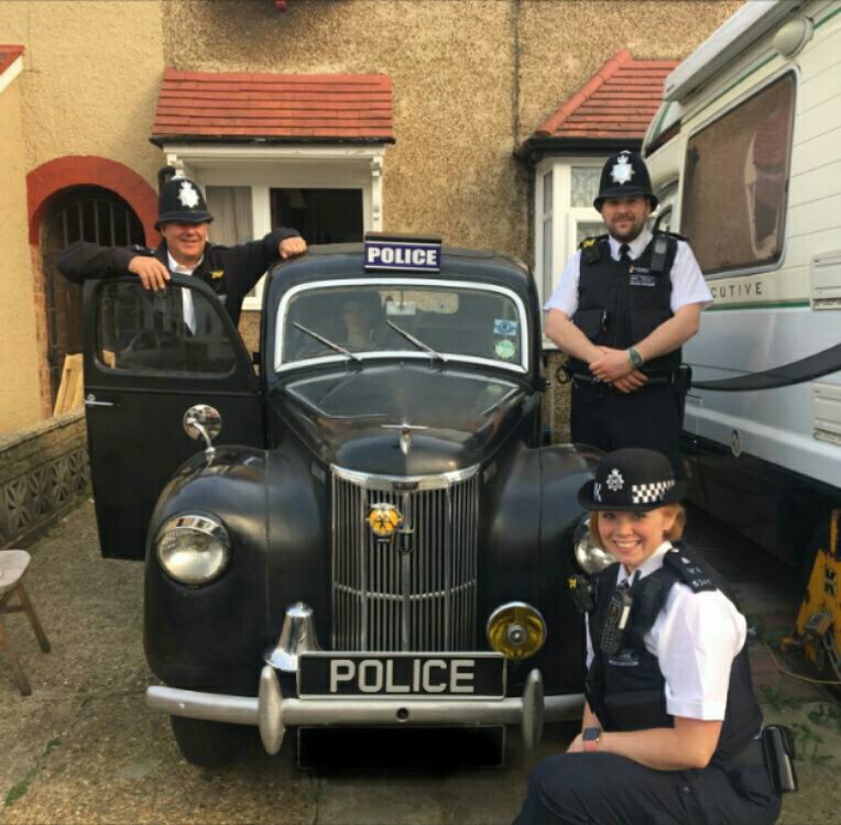 MPSSpecials's tweet photo. Specials from @MPSHounslow were out on patrol with the Hanworth Park’s Ward Officer when they came across this classic from the 50’s #BlastFromThePast #Memories #BeforeOurTime https://t.co/s5tvprekWy