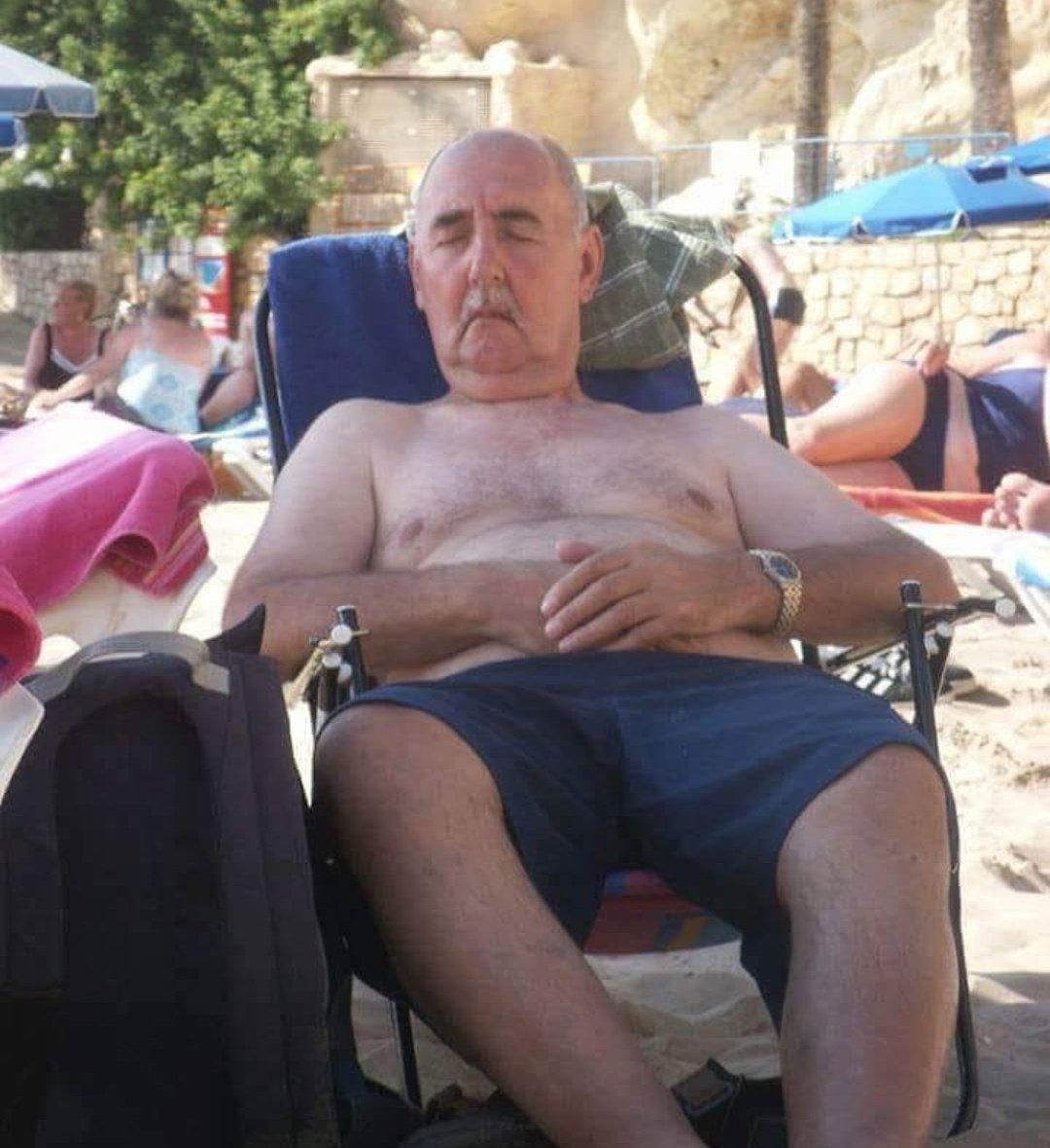 Aquí, sopesando si voto a Casado o al chico de vocs.