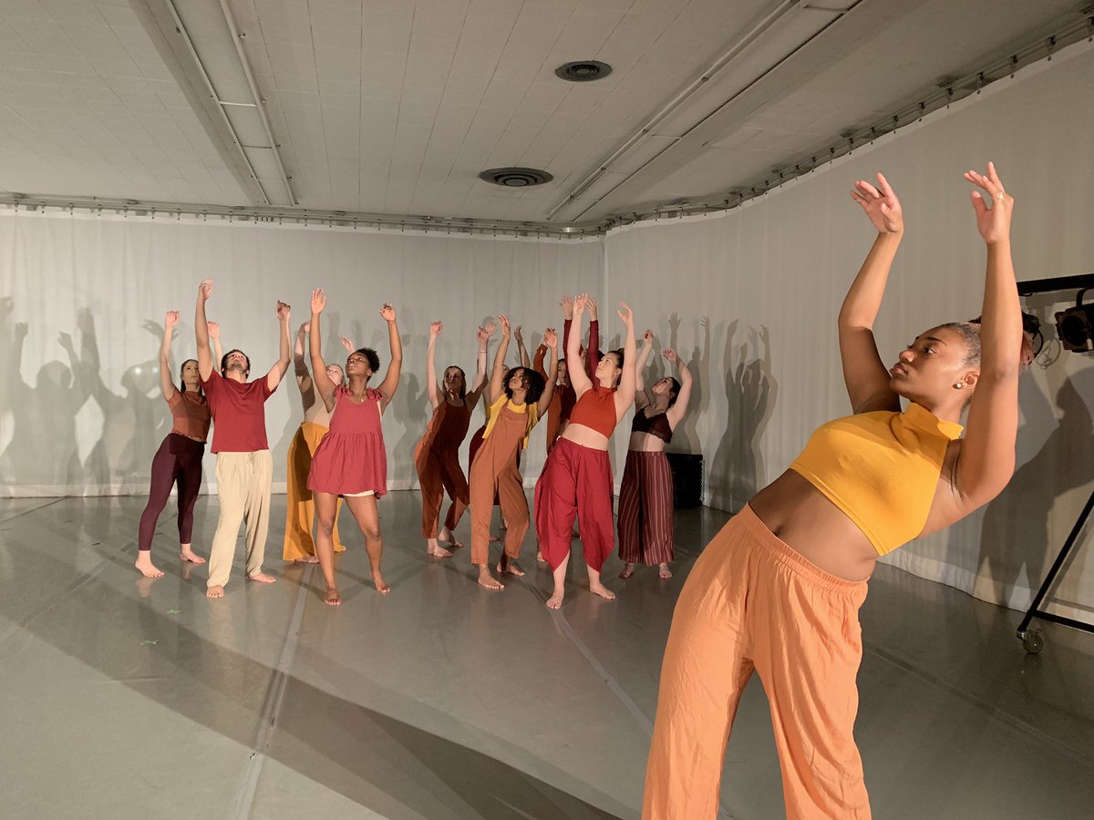 SRUDance's tweet photo. Dress rehearsal for the BFA independent concert, Sunday, April 28 at 2:00 in the Fieldhouse dance studio. Limited seating! https://t.co/TlNRbfdJRg
