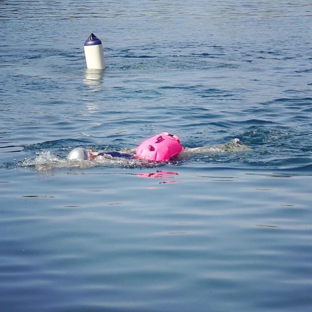 HazzyC's tweet photo. Due to twisted ankle I decided on #swimming #skins ...didnโt want to wrestle wetsuit over my foot. Think it was 10 degrees today. I took a *long* time to get in & #swim - wetsuits do make a difference! ๐ Gotta love a #coldwaterhigh tho think #wetsuit might be back next time ๐๐๐ปโโ๏ธ https://t.co/KjtanoGKCQ