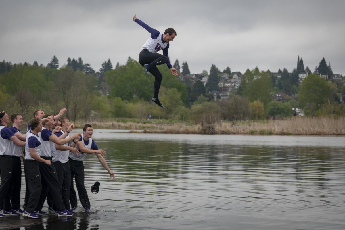 UWDailySports's tweet photo. A @UW_Rowing sweep at the #CalDual. Check out some of the best from the @DailyPhotoDesk during this morning's action. https://t.co/VOzsoVj3sd