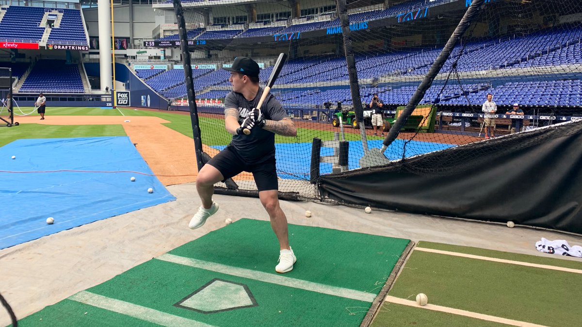 #FlaPanthers swinging for the fences at batting practice today <a href="/Marlins/">Miami Marlins</a> park. ⚾️