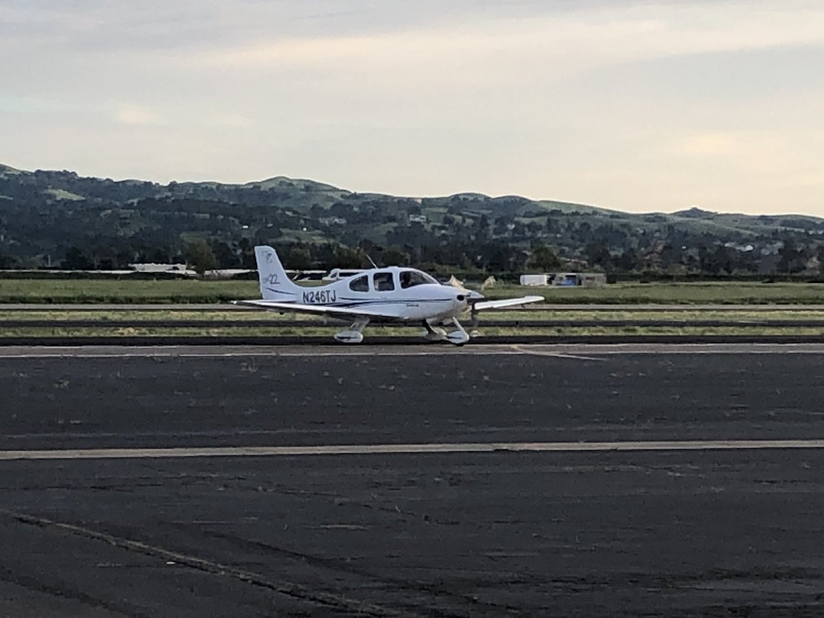 glenlally's tweet photo. My new plane arrived from Santa Monica:) I can’t wait to fly it!! https://t.co/WBJwgB8Osf