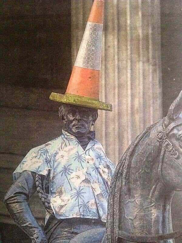 Right -- #springhassprung #get out to <a href="/Glasgow/">@Glasgow</a> #glasgowmuseumofmodernart and wear your #hawaiian shirt and #traffic #cone!

And if you saw this today, what did you think? Check in with us and let us know...LIVE!

💜 Team Tartan