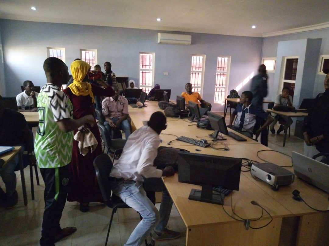Fabiyi_WaleTaza's tweet image. We had the pre-hackathon meetup, building up to @hackweakend #Tech Event 2019 at @Khamsys. We discussed the hacksets&ideas with the 24 #Hackers present. We are already looking forward to an awesome event next week.
#TechForGood #socialimpact #healthcare #healthtech #hackathon