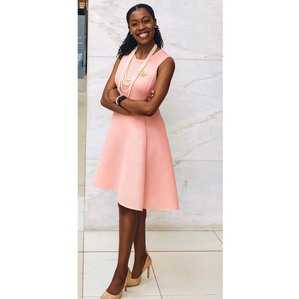 KGDeeds's tweet image. Dress like you’re fit to address the room. 📒✨ #KGDEEDS #ConferencePro