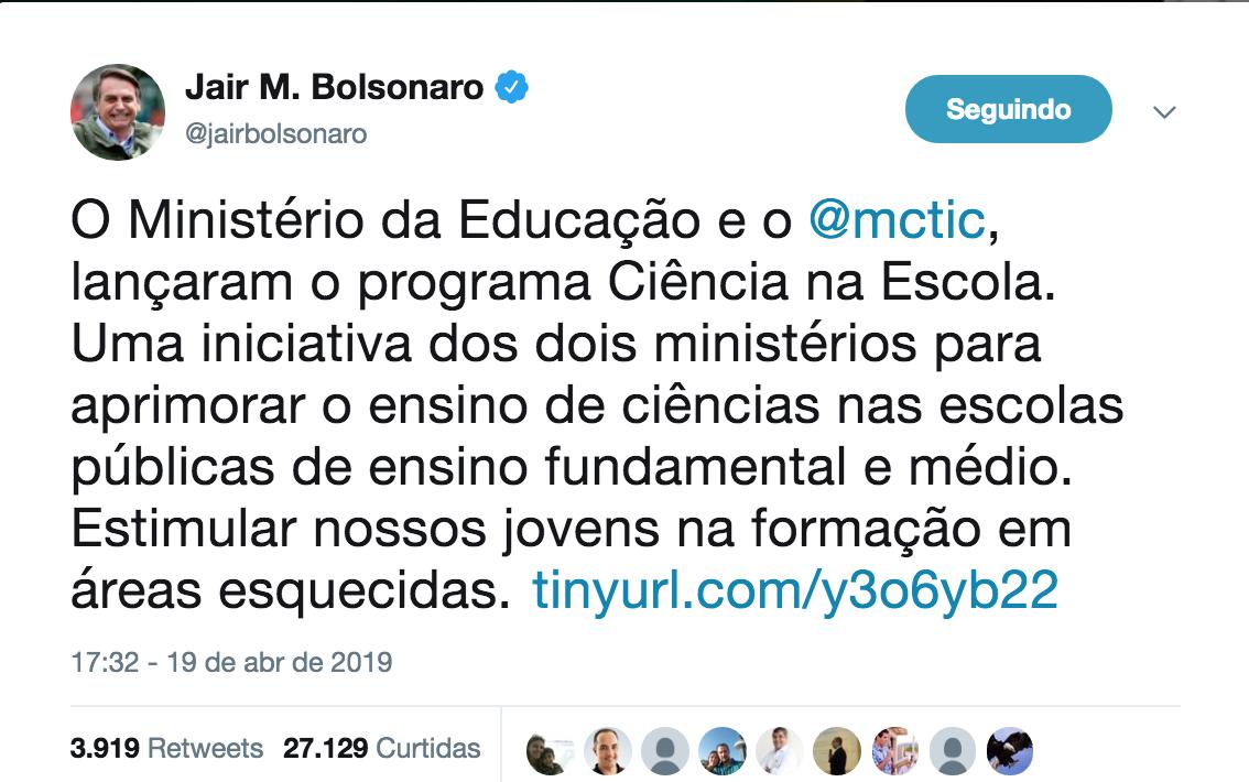 Por falar em educação, não é exatamente recomendável separar com vírgula sujeito e verbo.