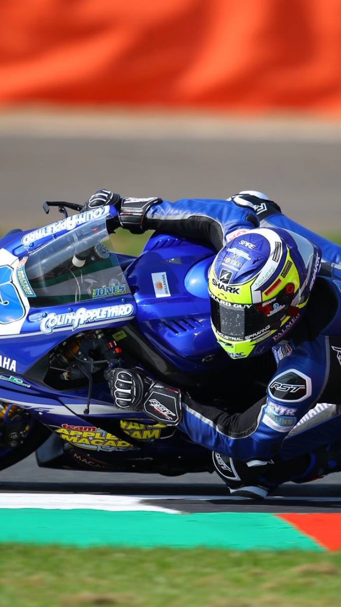 Well done to <a href="/JackKennedy14/">Jack Kennedy ☘️</a> and <a href="/12BradJones/">Brad Jones</a> great result #Dhollandia #taillifts