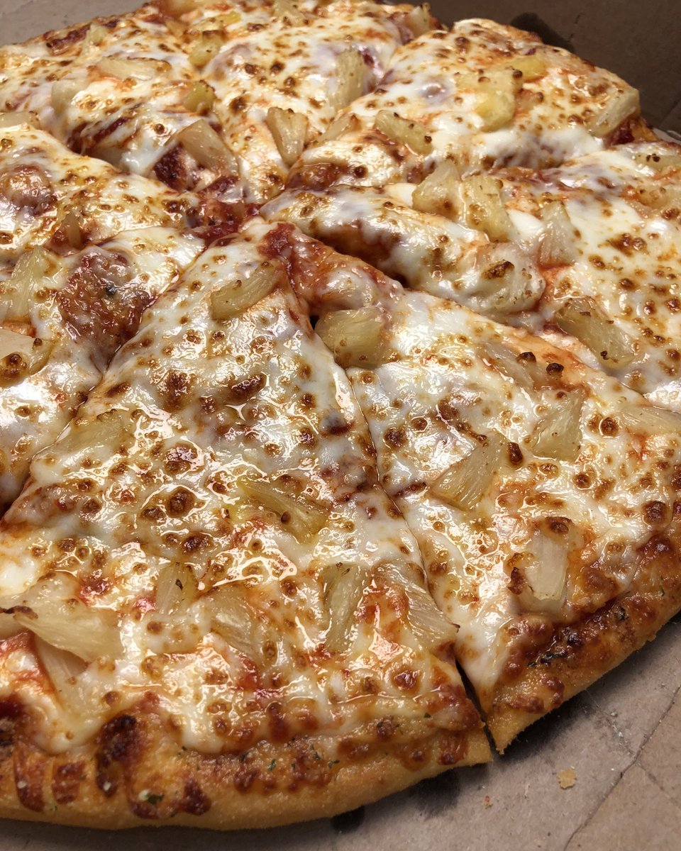 dominos's tweet photo. Everyone has the right to their own opinions. 

Yes, even pineapple pizza people. https://t.co/xaEL1bZz3e