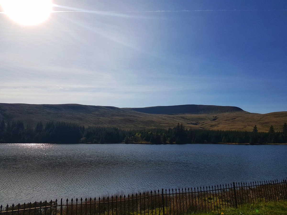 Brecon Beacons Looking beautiful!! 🌞 @VisitBeacons @BeaconsTourism @BeaconsPhotos @Brecon_Beacons @ruthwignall @kelseyredmore @ItsYourWales @visitwales @wonderfulwales #views