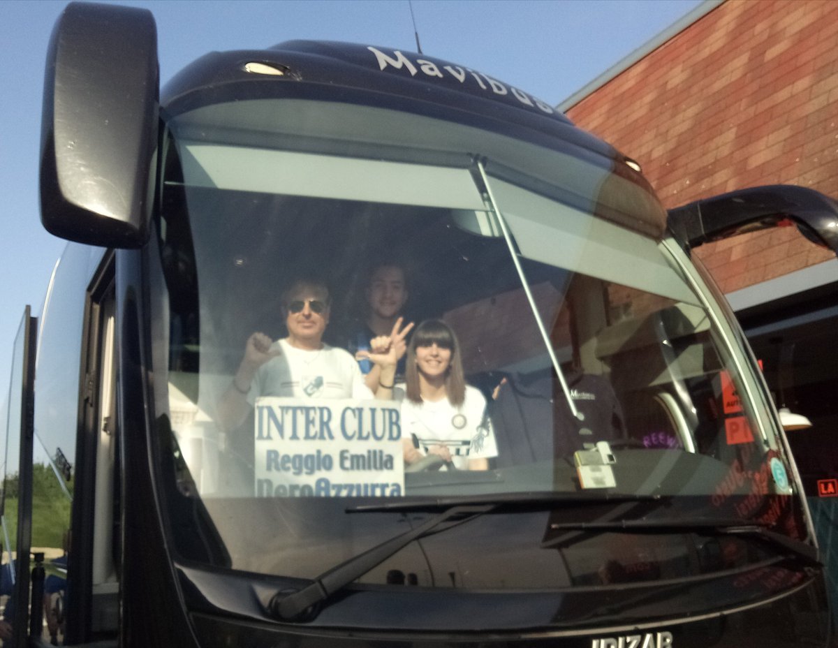 interclubreggio's tweet photo. Inter vs Roma 1-1
E per sempre viaggiare per seguire l'FC INTERNAZIONALE! Inter Club Reggio Emilia PRESENTE! #InterRoma #ForzaInter #Inter #InterClub #InterFans #Amala #InterClubRe #InterClubReggioEmilia #FCIM #InterForEver #InterIsHere #InterSupporters #PazzaInter https://t.co/mfvRUUoYck