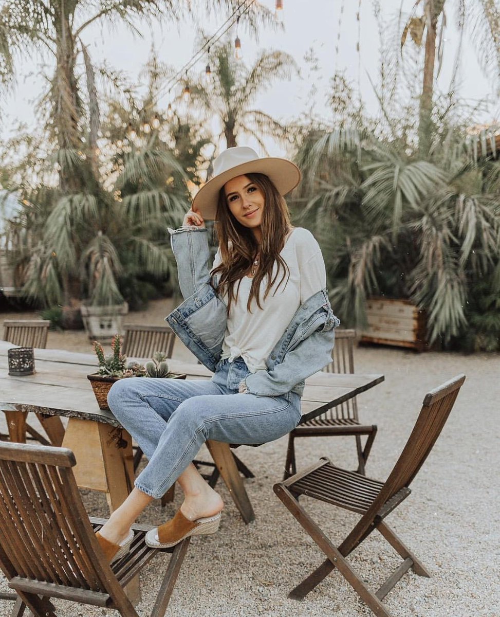 @mynextwanderlust in her new summer fave: The Cotton Slub V-Neck Tee. Shop it: hubs.ly/H0hqJy40 #lotd #styleinspo