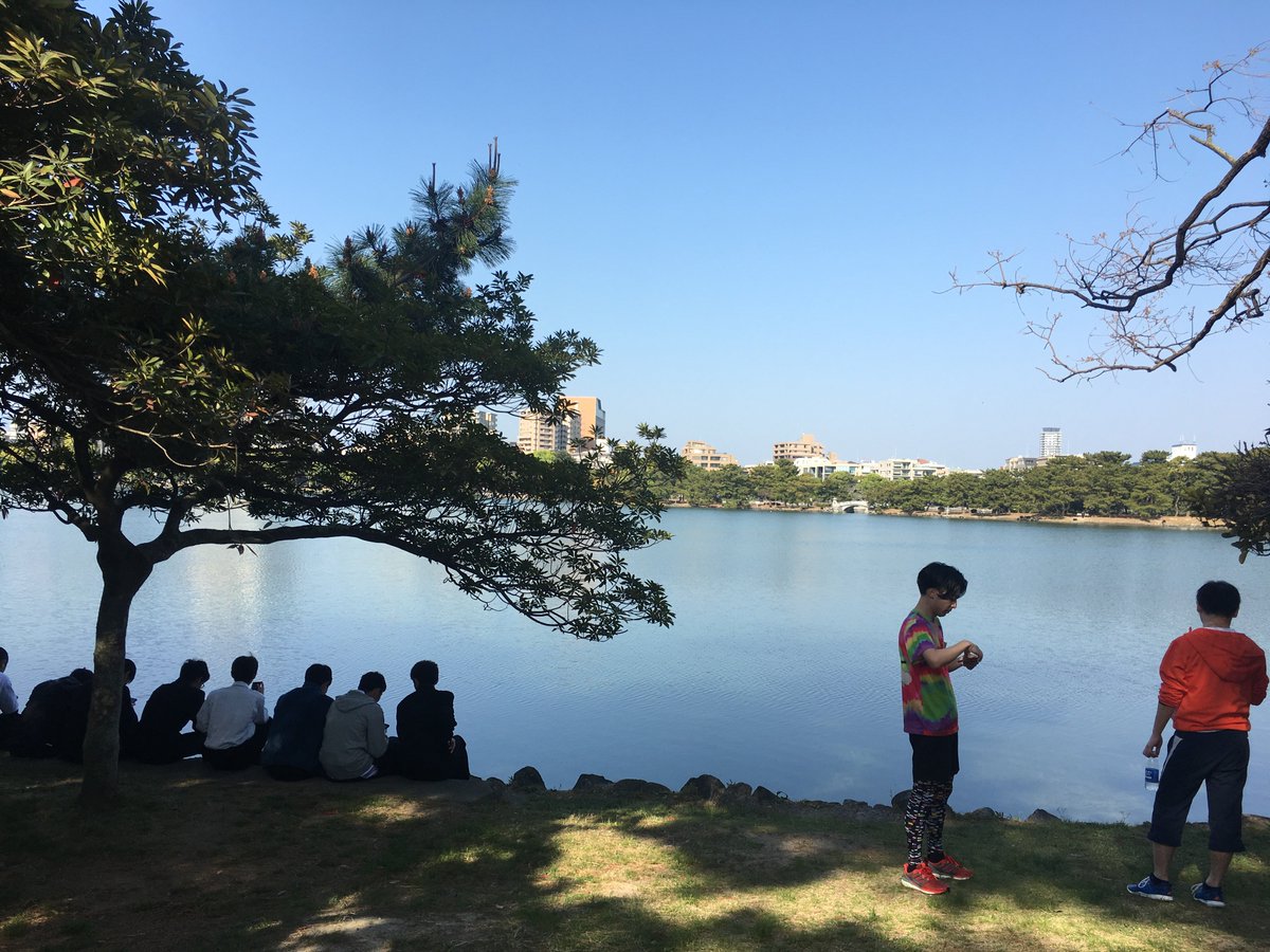 imajou's tweet photo. #rubykaigi5k ゴールしました！過酷な #rubykaigi  の翌日に20人も集まっていただき、ほんとありがとうございます。ぼくはスタッフ参加でしたが、みんなと走れて嬉しかった！主催の @yuki3738 さん、おつかれさまです。写真は大濠公園、西公園とネコ(ΦωΦ)ニャー!!!!! https://t.co/7AKmm2V9zL