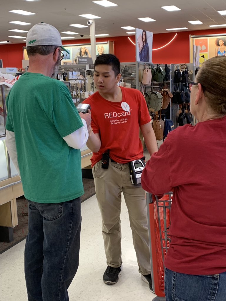 Dabobie's tweet photo. This team makes me SO proud and totally rocked Easter sales and nailed guest-experience #1939 #linebusting #notdoneyet https://t.co/Qw9sqMyj90