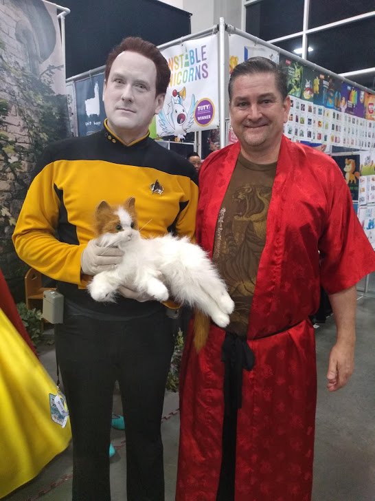 drewmingl's tweet photo. Commander Data from Star Trek meets Utah's Chief Data Officer @ #FanXSpring2019 w/ @Shadowbird6535 https://t.co/UyxlZ6zqBh