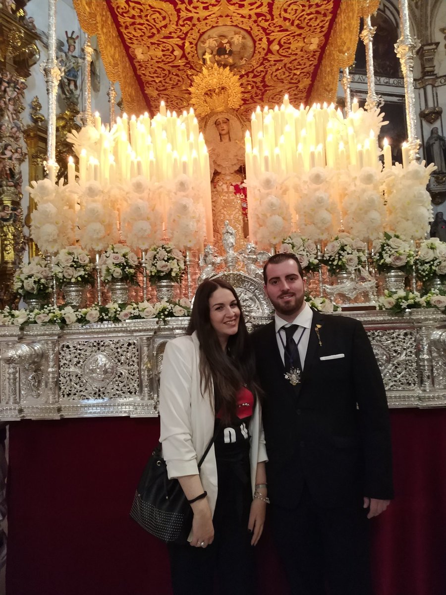 psabater94's tweet photo. Miércoles Santo diferente!!!  Con mi @SoleaCortes https://t.co/LPbHl0ywMX