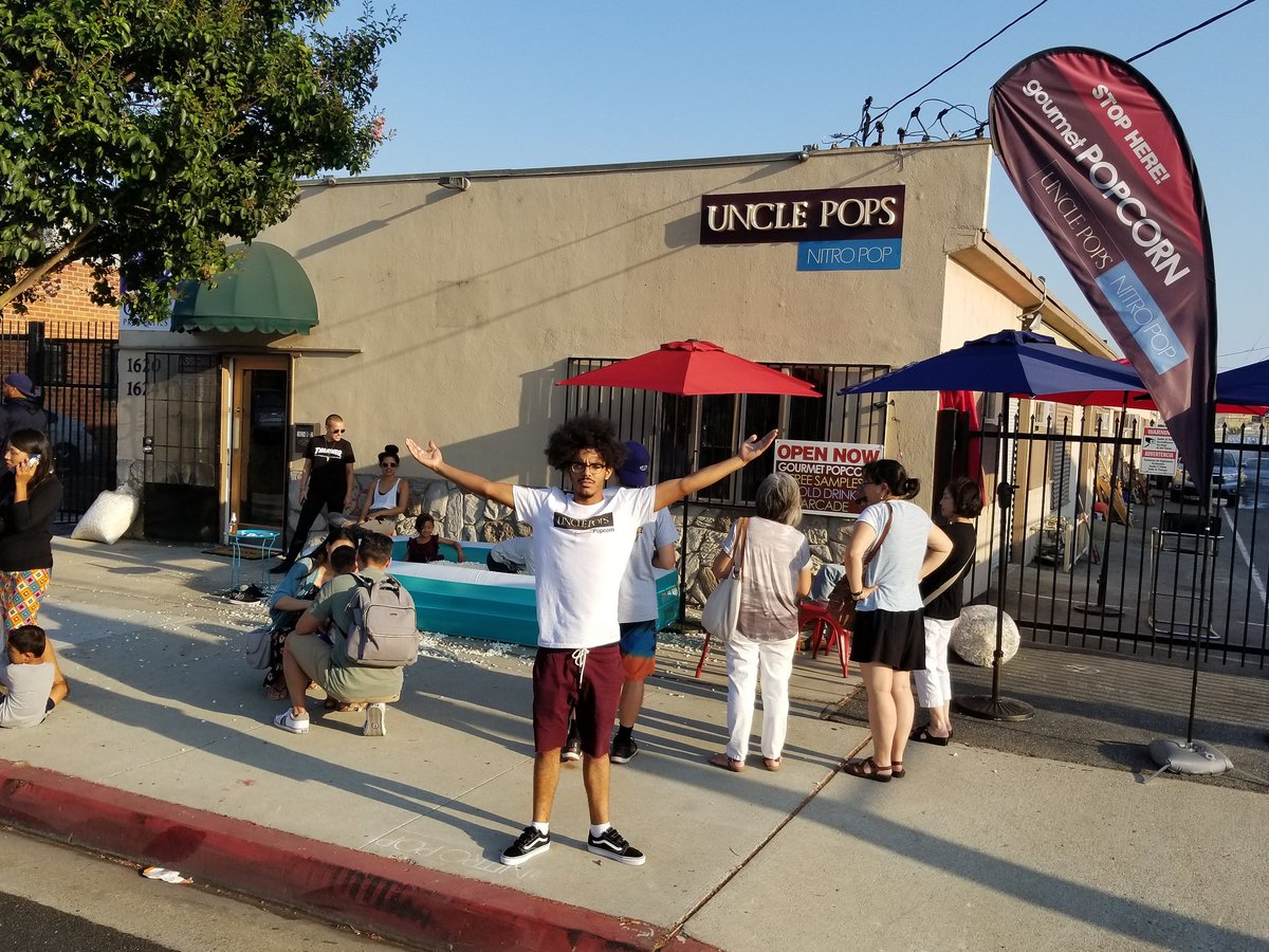 Looking for a fun treat or snack?🍿🍿 Consider coming to our store in Gardena to pickup some popcorn for your party.
*
*
* We're open Thursday and Friday afternoons from 400pm to 700pm.
😊
*
🍿
#unclepops #popcorn #gardena #losangelespopcorn #torrance #hawthorne #funsnack #happy