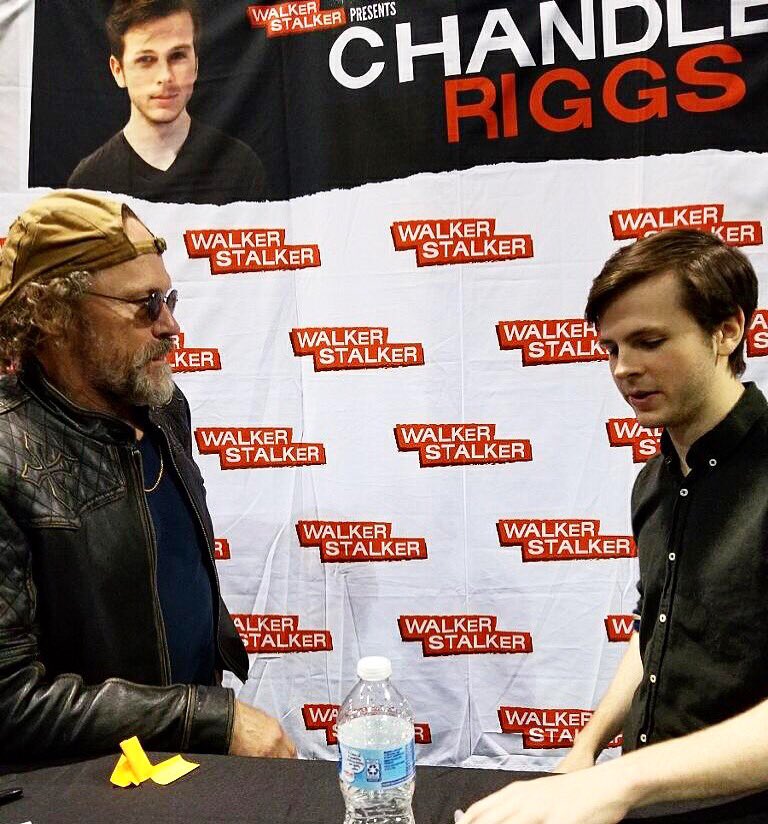 ZSCEntertain's tweet photo. Michael Rooker taking a quick break to visit with Chandler Riggs at #WalkerStalker Chicago today.
@chandlerriggs @WalkrStalkrCon #michaelrooker #fanfest #ffchicago #wschicago #thewalkingdead #twd #merledixon #carlgrimes #twdoriginalcast https://t.co/7Is15unJDm