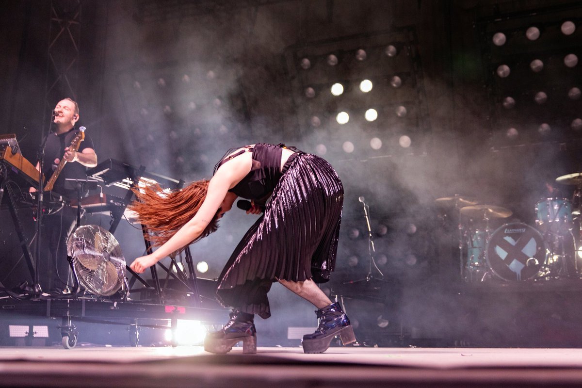 CHVRCHES's tweet photo. Last night at the @GreekBerkeley. 📷 Greg Chow. https://t.co/LSSMCKnAaW
