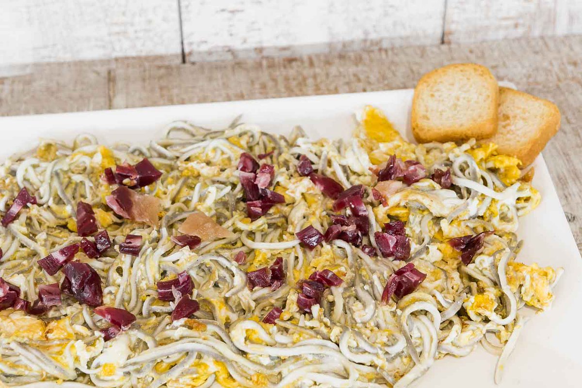 TbnAS's tweet photo. ¡Revuelto de gulas al ajillo! con el arte y la alegría de una cocina 🔟 #LaAuténtica 🍴☺️
 #LoveCooking #Cooking #Food #SpanishFood #Revuelto #Gulas https://t.co/BXfo1tup2W