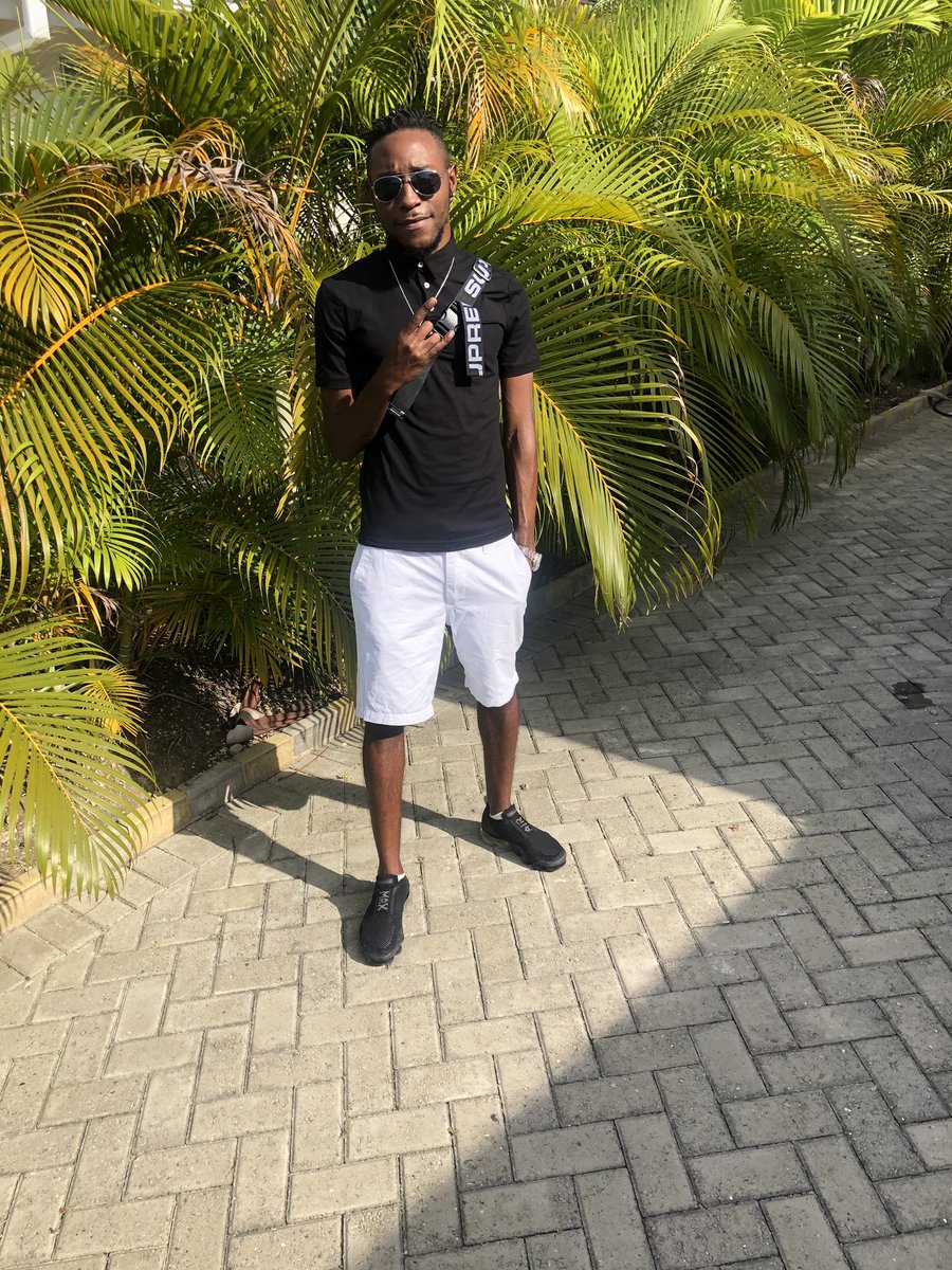 j_talibah's tweet photo. FO DEFF ! @fofjam
#BirthWeekend #Litty https://t.co/CFvx1nf937