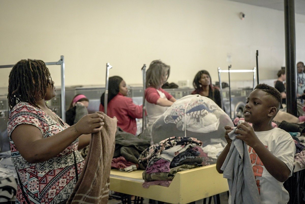 26 families washed 381 loads of laundry today at our #LaundryProject in Tampa in partnership w/ <a href="/CommuneAndCo/">Commune + Co.</a> &amp; <a href="/uniontpa/">Union by Commune + Co.</a>!

We are thankful we get to work alongside great friends &amp; a great local business to help meet a tangible need for families in our community.

📸: <a href="/CBrickman/">Cade Brickman</a>