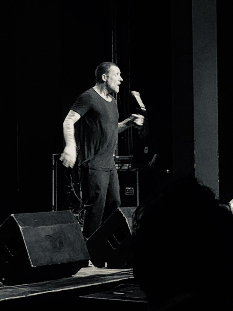 Laurie_Rose's tweet photo. Sleaford Mods @dlwp #BexhillOnSea @sleafordmods @helensdeakin @AlDeakin @NykIrvin #TCR #punkhop #fuckoff 🔥 https://t.co/8PV4qOlugJ