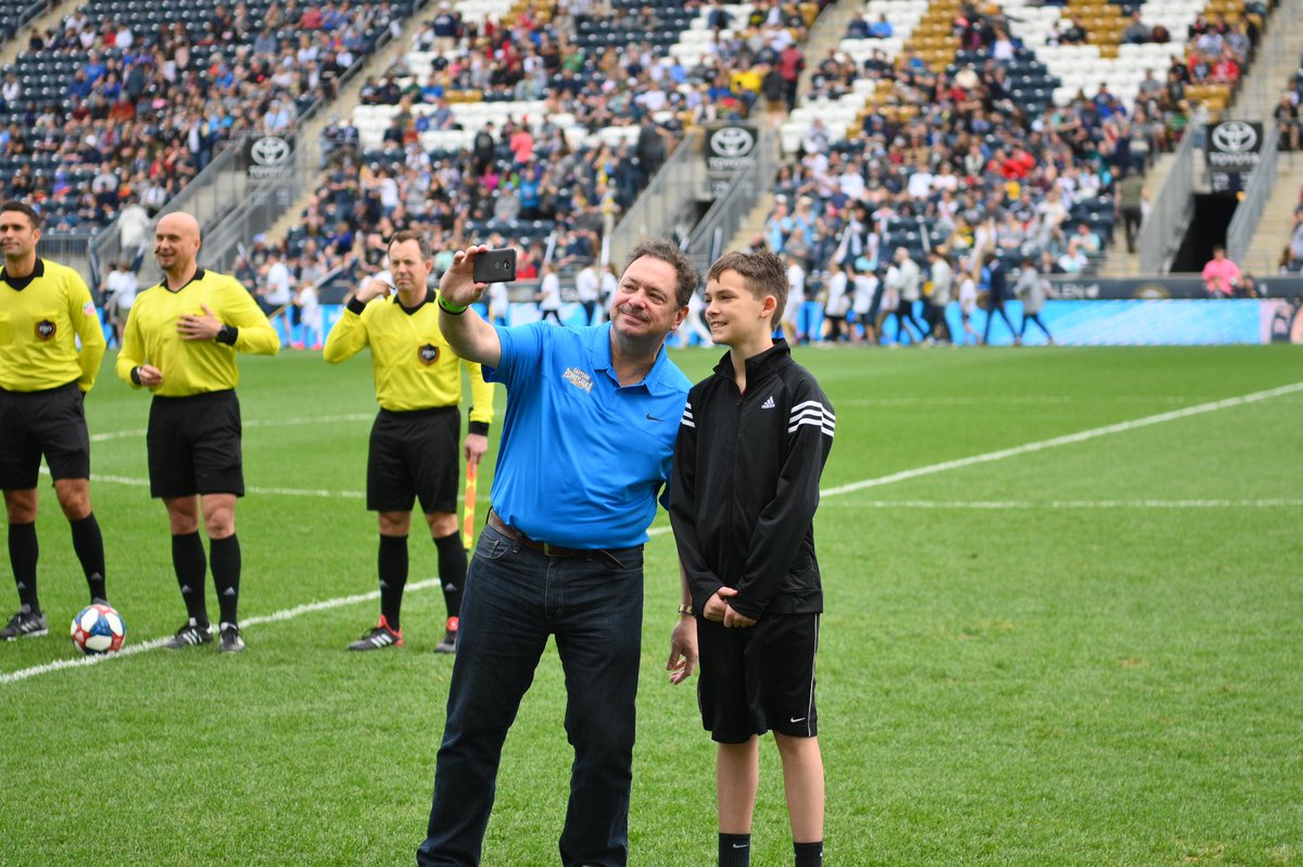 Eastern Pennsylvania Youth Soccer Day at <a href="/PhilaUnion/">Philadelphia Union</a>! Our president Mike Finnegan, Fabinho, and Nate Consadene from <a href="/RoseTreeSC/">Rose Tree SC</a> took part in the ceremonial first kick today prior to the match against Montreal. Happy 13th birthday, Nate!