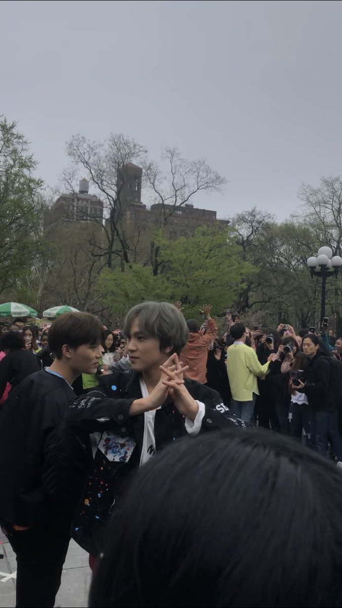 jaehmark's tweet photo. haechan was telling everyone to move back &amp; he was so sweet about it too :( #NCT127inUSA #NEOCITY_TOURBUS https://t.co/lv63Axr0U2