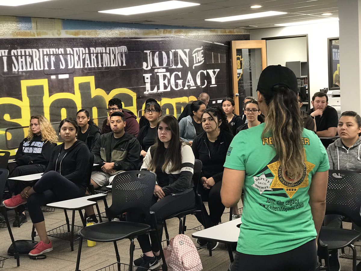 SBCSDdpineda's tweet image. #SBCSDRecruiters hosts the #CSUSB @CJClubCSUSB at #SBCSDRecruitmentCenter at the @sbcountysheriff Academy grounds.  #App info presentation and physical agility course practice. The future of law enforcement is bright! @csusb_cc @CSUSBNews @ASI_CSUSB #jointhelegacy @SBSheriffsJobs