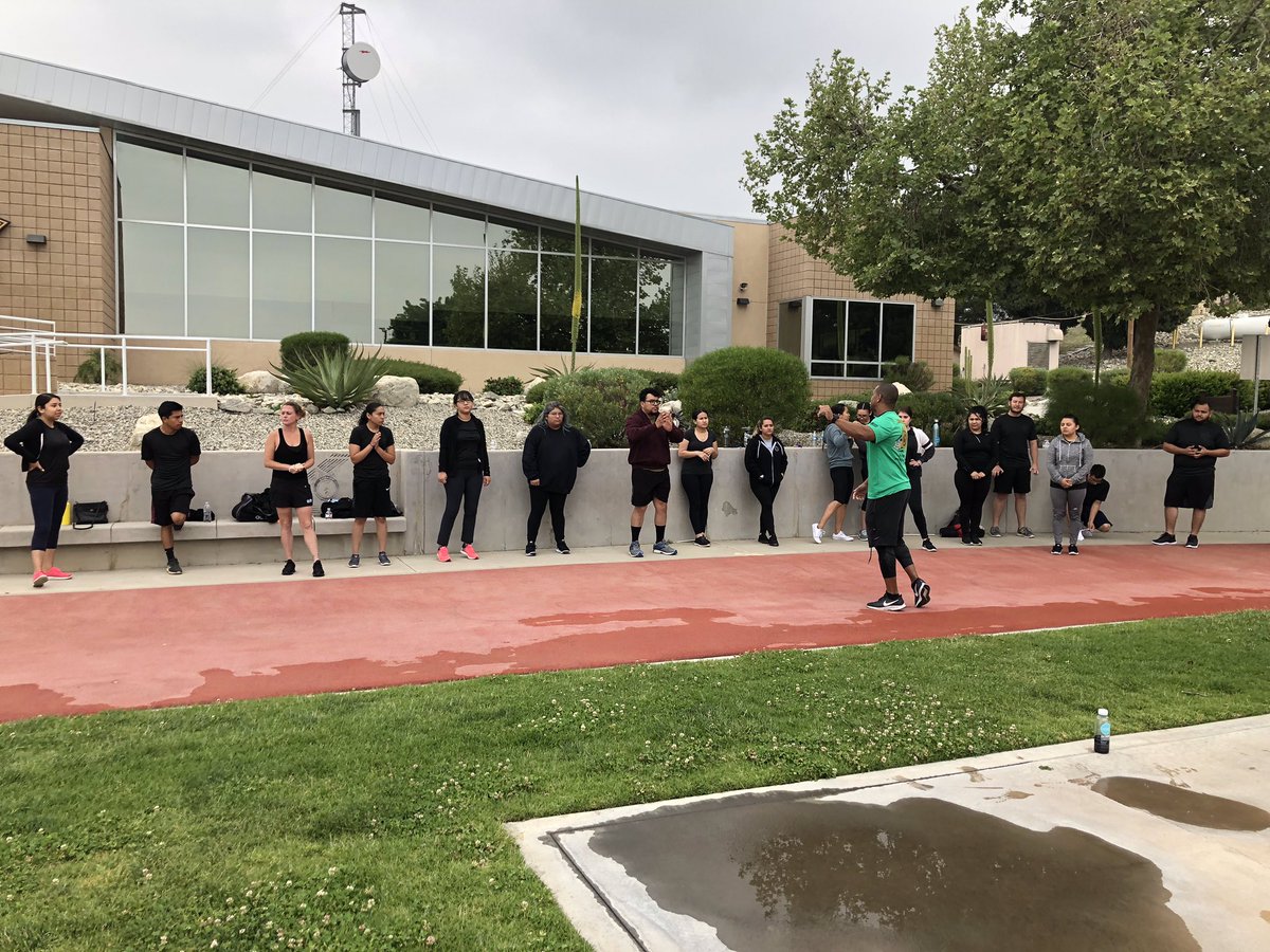 SBCSDdpineda's tweet image. #SBCSDRecruiters hosts the #CSUSB @CJClubCSUSB at #SBCSDRecruitmentCenter at the @sbcountysheriff Academy grounds.  #App info presentation and physical agility course practice. The future of law enforcement is bright! @csusb_cc @CSUSBNews @ASI_CSUSB #jointhelegacy @SBSheriffsJobs