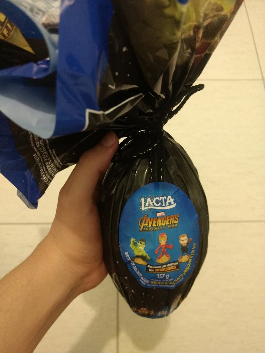 Marinofull's tweet photo. "barra é mt mais barato, nunca vou comprar ovo" disse o pobre iludido: Eu. Pq me vem a @Lacta e lança uma coleção dos vingadores, já tenho o Thanos, e tirei dois Cap, acho que continuarei tentando 😂😂 #TimeOvo https://t.co/E9zswVpGsB