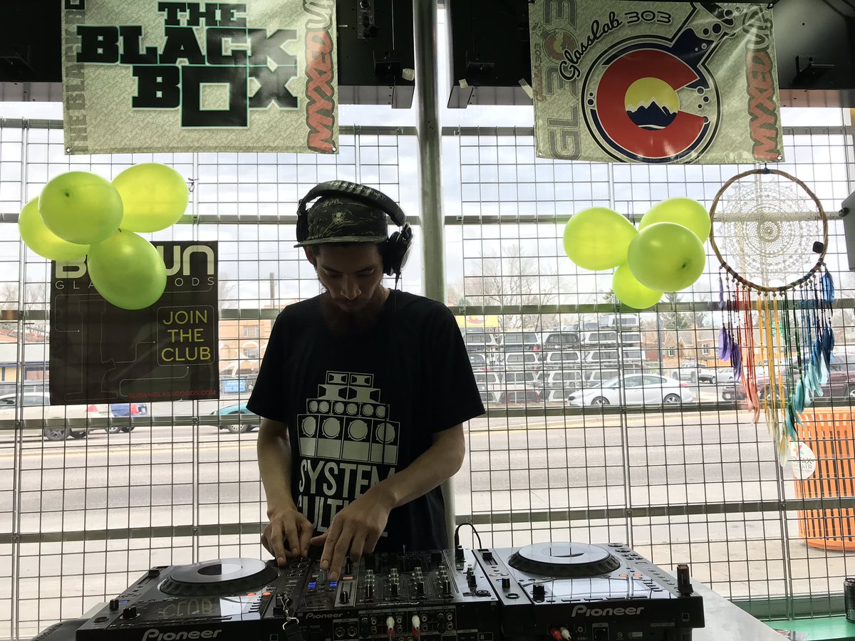MyxedUpCreation's tweet image. On the decks for the 4:20 session! @thanomdubs and #Fathomless representing @TheBlackBox5280 and @subdotmission. #myxedup420 #SoundNotHype #happy420