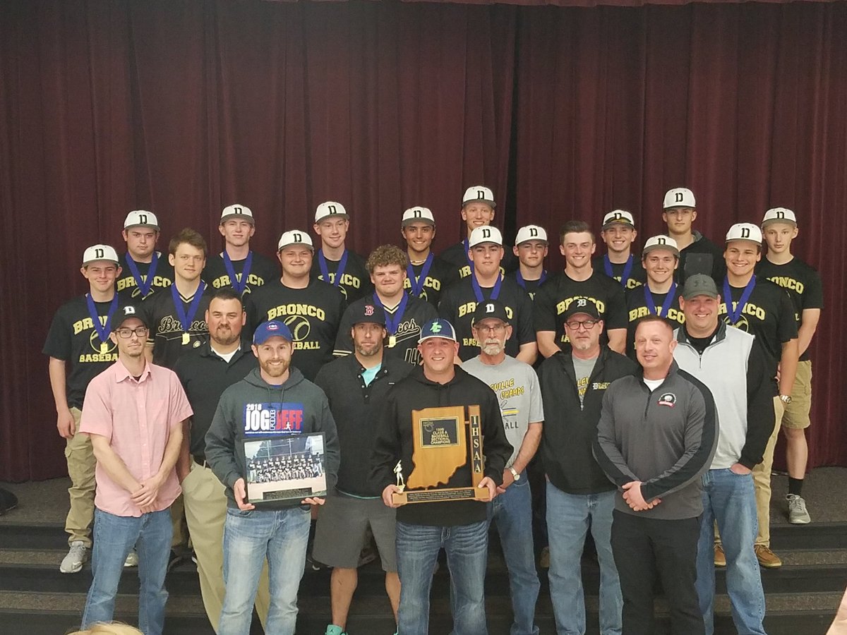 DHS_Broncos's tweet photo. Making the best of a rain out today... '99 sectional baseball champs and the 2019 baseball team and coaches came together to share some memories! 
@EricDouglas45 @BroncsBaseball https://t.co/CuFFEOzyFj
