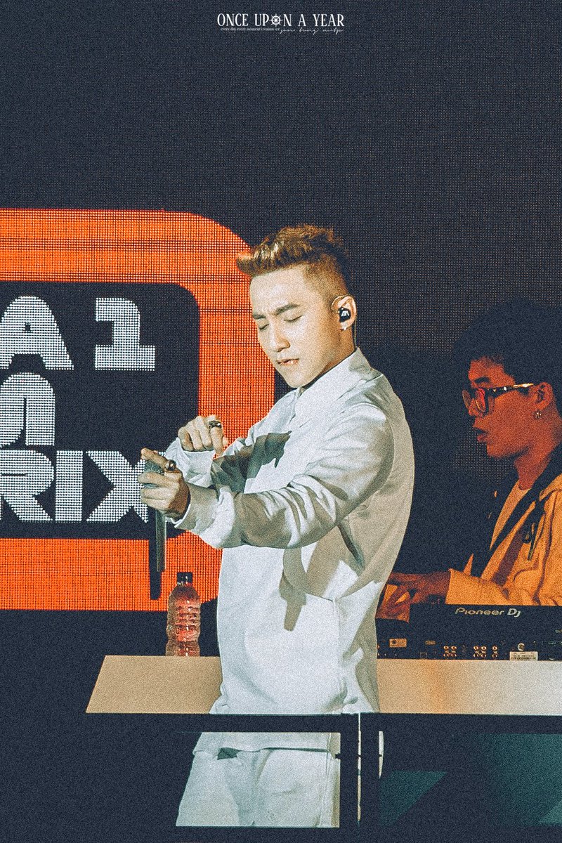 _onceuponayear's tweet photo. 190420 
• 
@sontungmtp777 @ f1 x heineken // hanoi
•
#SonTungMTP #SonTung #MTP #OUAY #OnceUponAYear_MTP https://t.co/V63P6GlTyx