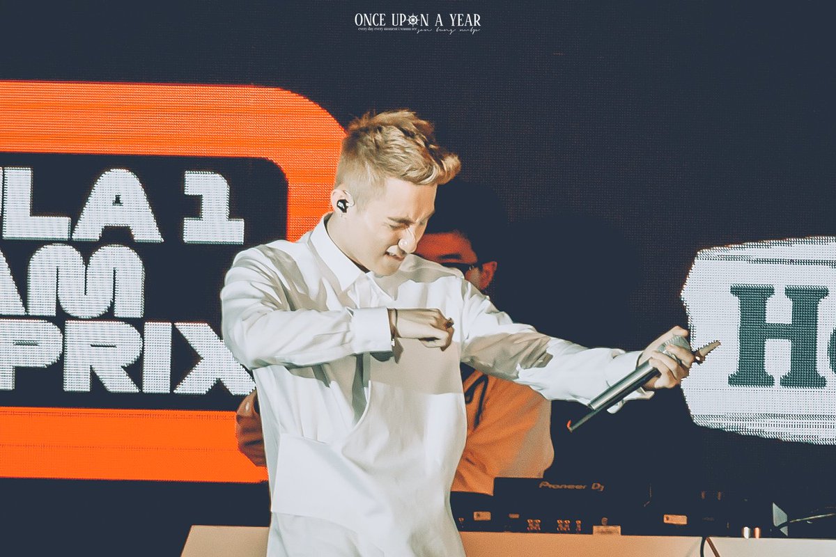 _onceuponayear's tweet photo. 190420 
• 
@sontungmtp777 @ f1 x heineken // hanoi
•
#SonTungMTP #SonTung #MTP #OUAY #OnceUponAYear_MTP https://t.co/V63P6GlTyx