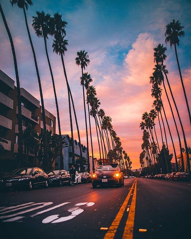 ProprietorLS's tweet photo. 4/20 in Cali #OwnYourLifestyle
—————
👣: Follow @proprietorls for more
📸: @cali_invite_you
—————
Tags: #losangeles #california #la #ca #hollywood #venice #venicebeach #mindset #subconscious #higherconsciousness #entrepreneur #success #garyvee #grantca… https://t.co/auzgM5ispv https://t.co/lZrEFYqHbF