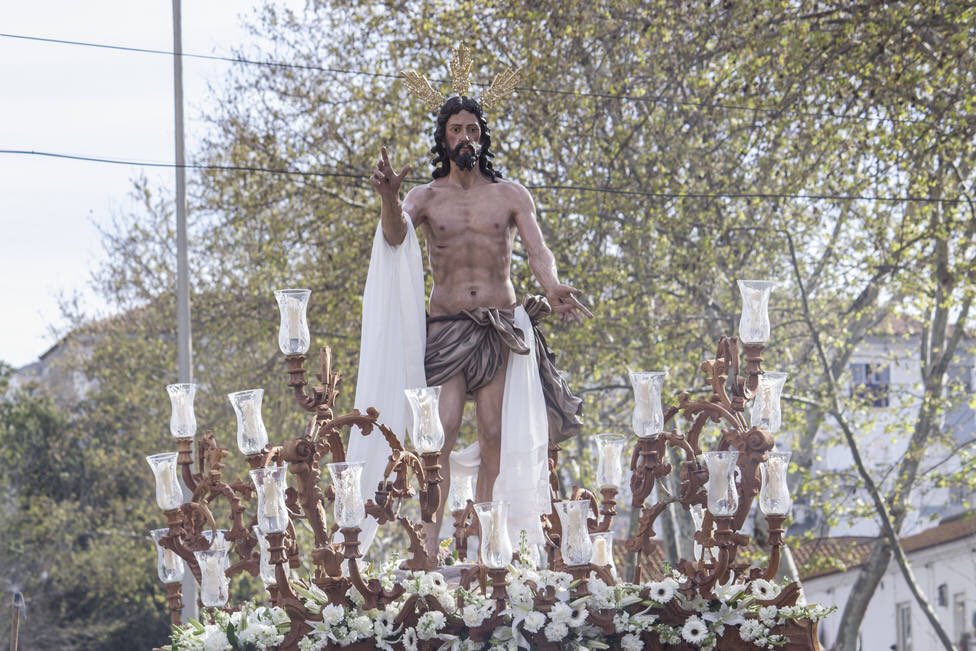 HuelvaSS's tweet photo. Sagrada Resurrección de Nuestro Señor. @ResucitadoH saldrá a las 10:00 con @santacruzhuelva  y se recogerá a las 15:00. https://t.co/t2shHgD2XR