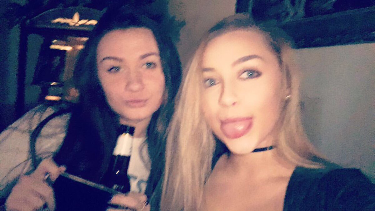 _ashleighmoore's tweet image. HAPPY BDAY ALEY!!! i ❤️ laughing the hardest w u:) i hope ur day was awesome. i love u!!!!