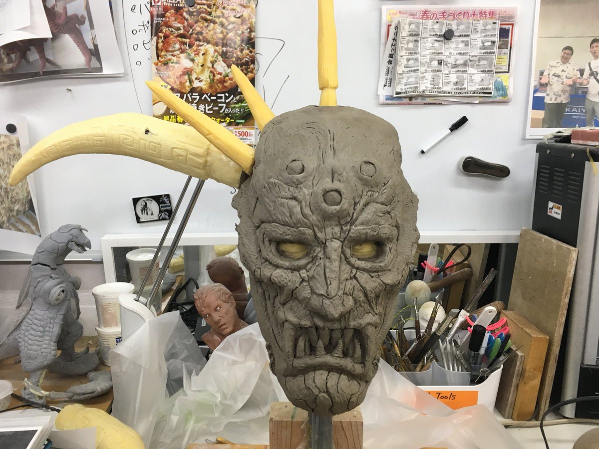 楊端和の仮面は原作通りの二種。特に玉座の間の仮面は畏怖、畏敬を感じ